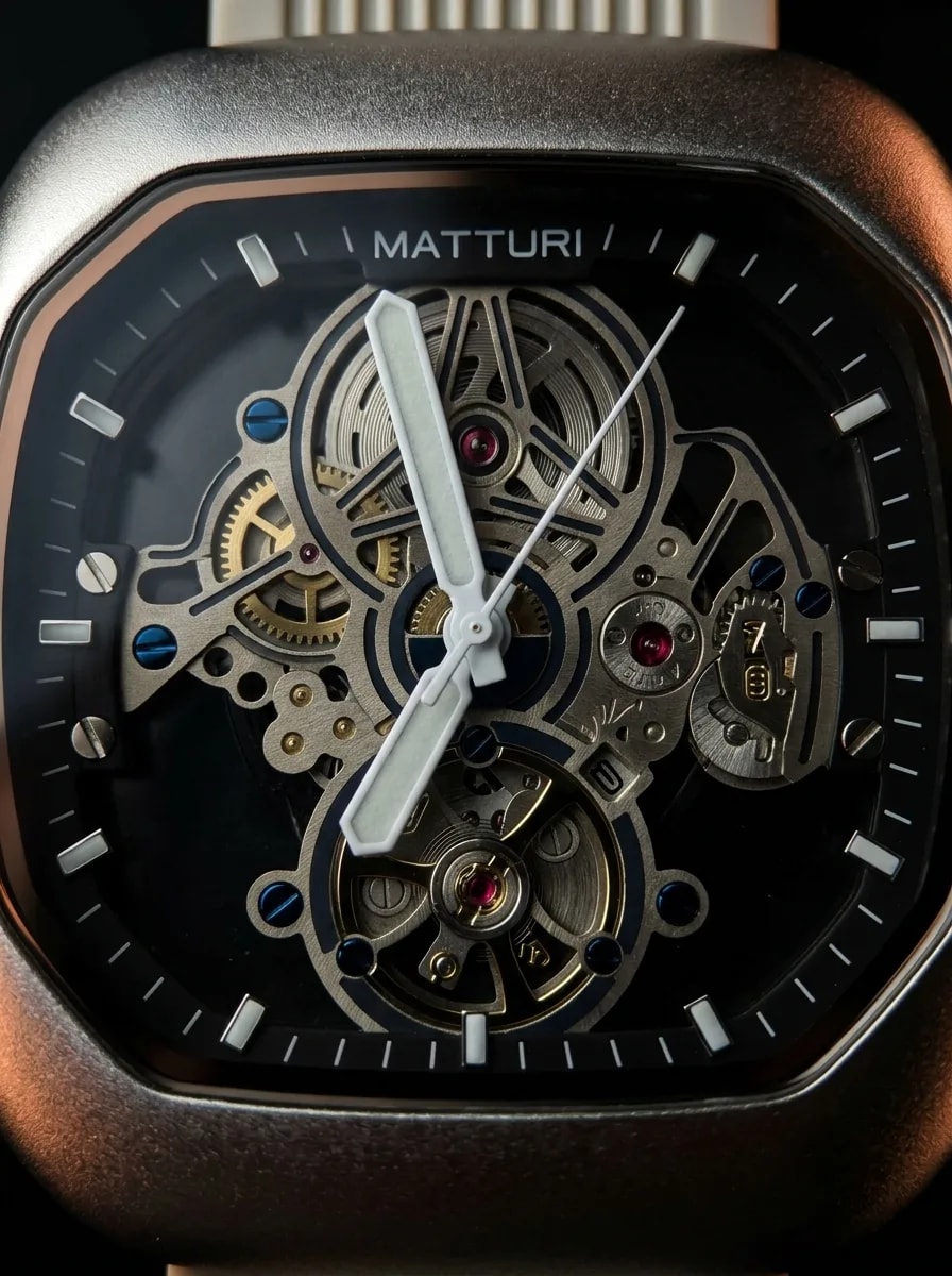 Matturi Sand & Silver — skeleton movement detail